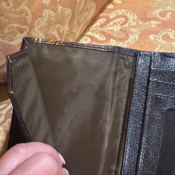 Handmade Butterfly Embossed Brown Leather Wallet - Picture 4 of 8